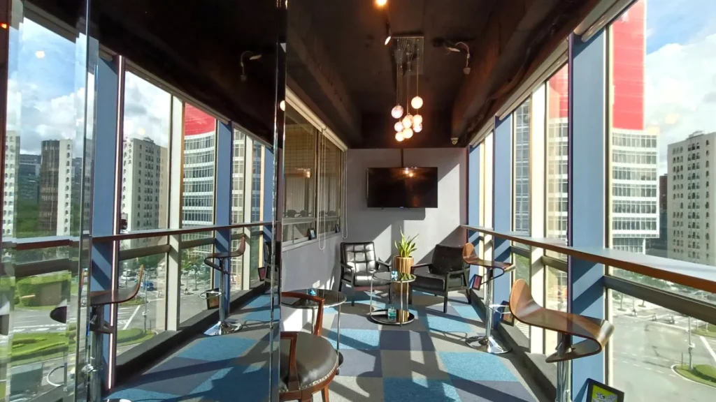 MANI Business Center 位於台北仁愛圓環的商務 Lounge 空間。